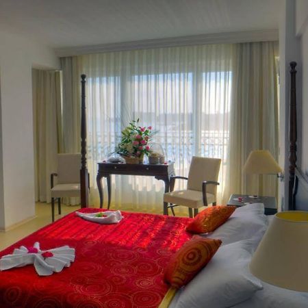Ada Beach Hotel Karavas  Экстерьер фото