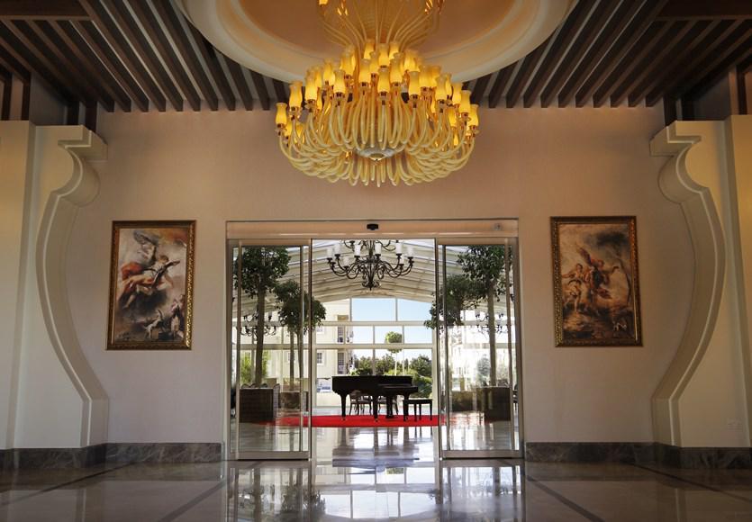 Ada Beach Hotel Karavas  Экстерьер фото