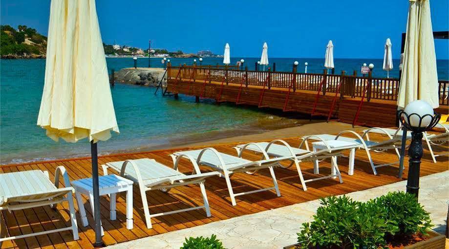 Ada Beach Hotel Karavas  Экстерьер фото