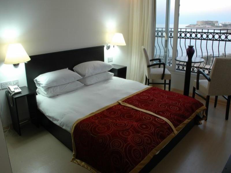 Ada Beach Hotel Karavas  Экстерьер фото