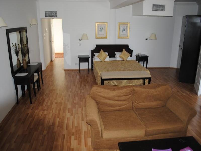 Ada Beach Hotel Karavas  Экстерьер фото