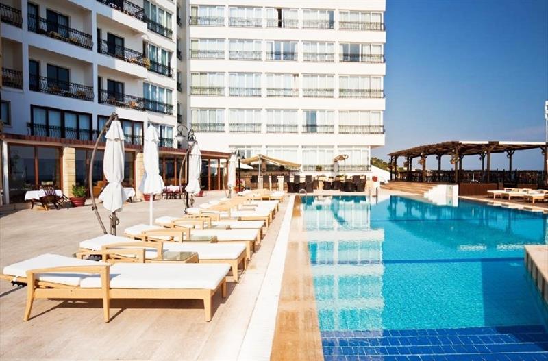 Ada Beach Hotel Karavas  Экстерьер фото